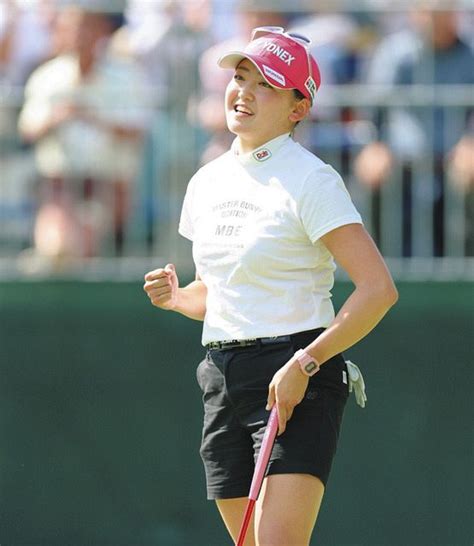 “岩井ツインズ”が史上初の『双子最終日最終組』で優勝争い【女子ゴルフ】：中日スポーツ・東京中日スポーツ