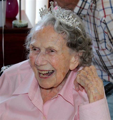 Town Celebrated 107 Year Old Resident By Throwing Her A Parade For Her