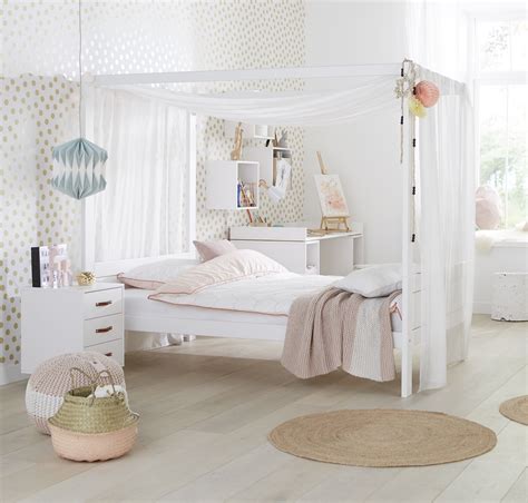 Inside The Stunning Childrens 4 Poster Bed 24 Pictures Lentine Marine