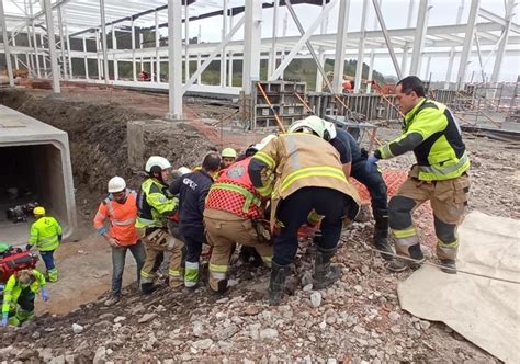 Un Trabajador Herido De Gravedad Tras Caerse En Una Obra Del Pol Gono