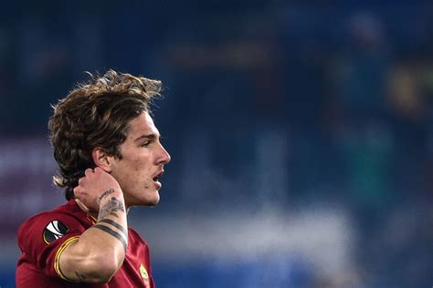 Nicolò Zaniolo niente Euro 2020 tornerà in campo con la Roma a luglio