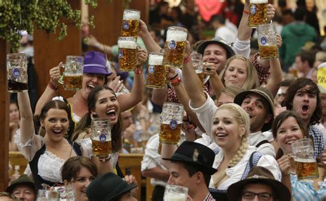 Beer Flows As Germany Kicks Off Oktoberfest Cbs News