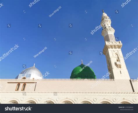 Green Dome Prophet Muhammad Saws Mosque Stock Photo 1270760032 ...