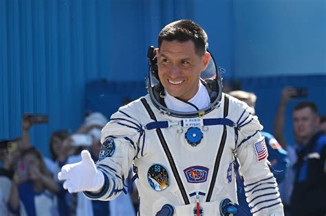 US astronaut sets record for stint in space