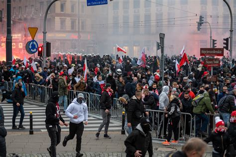 Marsz Niepodleglosci W Warszawie Warszawa Pl