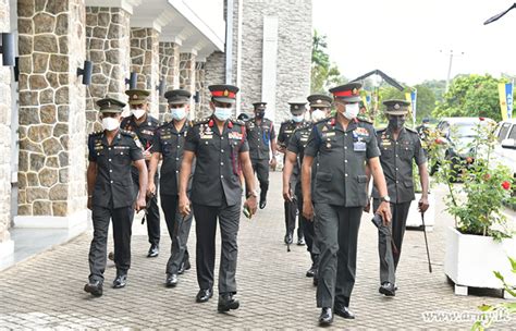 Director Training Visits Physical Training School | Sri Lanka Army