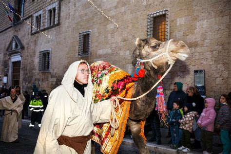 Presepe Vivente Di Tarquinia In Migliaia Per Vedere Larrivo Dei Re