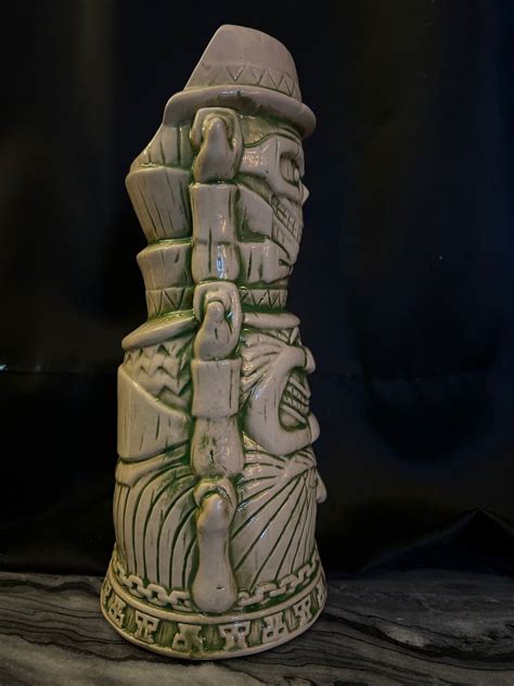 Trader Sam S Hitchhiking Ghost Disney Green Tiki Mug Ebay