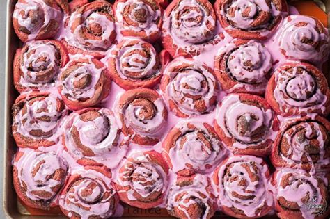 {naturally Pink} Cinnamon Rolls Pink Breakfast Food Cinnamon Rolls Valentines Breakfast