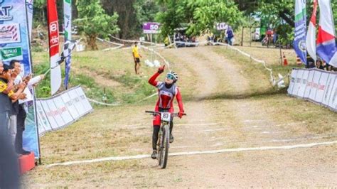 Dara Latifah Mahasiswi Unimed Yang Raih Medali Emas Thailand Mountain