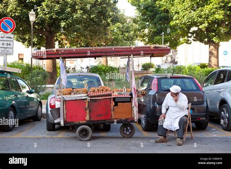 Sicily food cart hi-res stock photography and images - Alamy