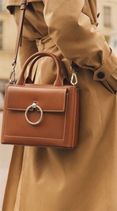 Pin by Kadriye ÇADIRCI on aaaa | Stylish leather bags, Leather, Leather ...