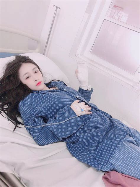 Sở hữu combo da trắng mặt xinh thân hình hoàn hảo cô nàng hot girl