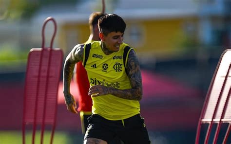 Erick Pulgar Se Recupera De Dores E Volta A Treinar No Flamengo