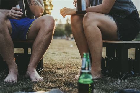 Guten Freunden Gibt Man Ein Bier Bier Biergeschenke Bierkasten