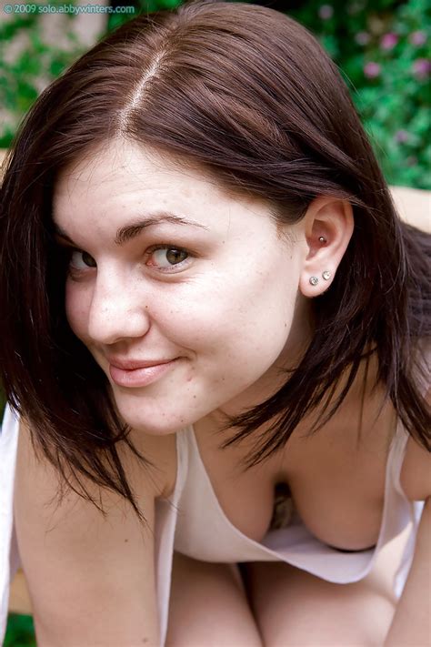 Amateur Model Roxy Pulls Down Shorts And Panties To Flash Puffy Pussy