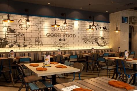 Located in the metropolitan area, Fish & Co. strives to bring a seaside ...