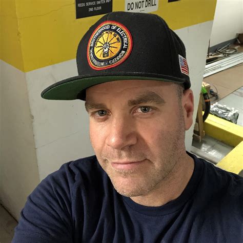 Engineers explain exactly how the third rail powers the subway 4