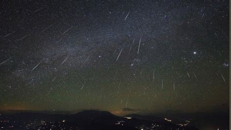 Puncak Hujan Meteor Geminid Malam Ini Inilah Waktu Terbaik Untuk