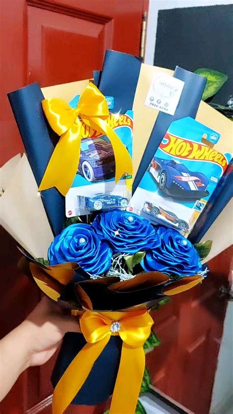 Ramo Con Carritos Hot Wheels Flowers