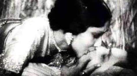 Devika Rani Gave Kissing Scene On Screen For The First Time Got