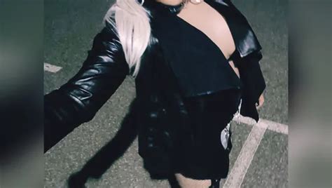 Sexy Aziatische Milf Cd Komt Klaar Op Haar Been Xhamster