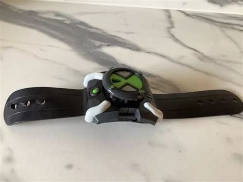 Ben Ultimate Omnitrix Deluxe Watch Fx Lights Sounds Toy Bandai