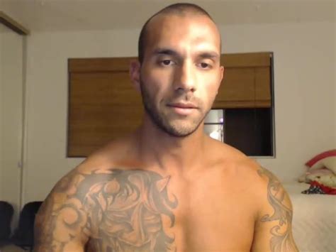 Muscle Chris Poses And Shows Ass ThisVid