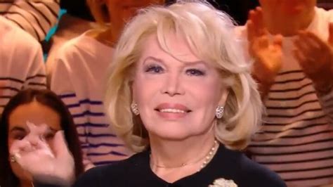 Cétait Un Bon Amant Quand Léa Salamé Questionne Amanda Lear Sur Sa