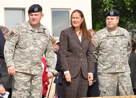 Wiesbaden garrison welcomes new commander | Article | The United States ...