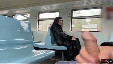 電車内のセックス Search XVIDEOS
