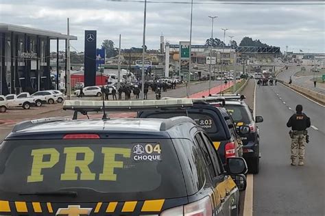 Manifestantes Bloqueiam Trechos De Rodovias Federais