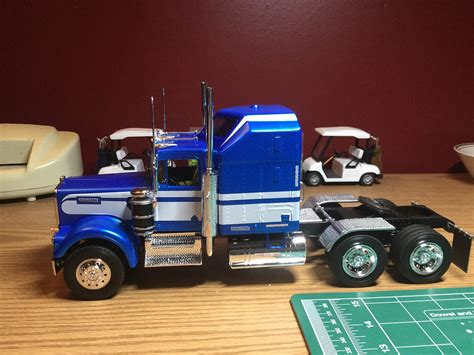 Kenworth W Plastic Model Truck Kit Scale