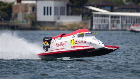 Pebalap Kanada Rusty Wyatt Juarai H O F Powerboat Di Danau Toba