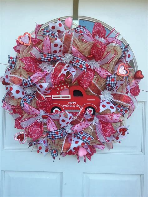 Valentine Wreath Made By Debbie Stiles Snyder How To Make Wreaths