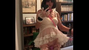 Mariquita michelle a clítoris enjaulado XVIDEOS