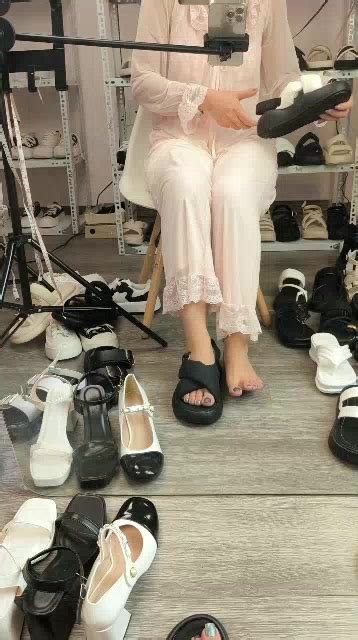 LOẠI 1 MỚI SẴN Giày SANDAL NỮ độn đế cao 4cm DSCHEO xăng đan dép quai hậu da hot trend MỚI Đi