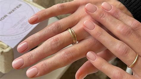 É o fim da nail art Confira 5 dicas de naked nails para conquistar o