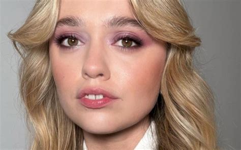 Sex Education S Aimee Lou Wood Is Joining The White Lotus Cast Stellar