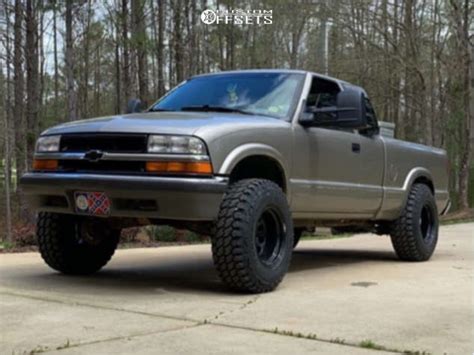 2000 Chevrolet S10 With 15x10 39 Vision D Window And 31 10 5r15 Achilles Desert Hawk X Mt And