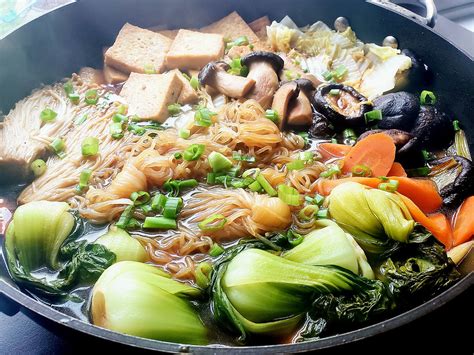 JAPANESE HOT POT SUKIYAKI