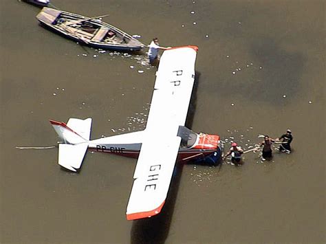 Not Cias E Hist Rias Sobre Avia O Monomotor Faz Pouso For Ado Em