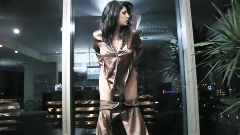 Cuatro Chicas Para Una Polla Faperoni Porn Videos