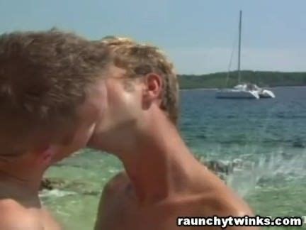 Brasileiro Gay Dando Na Praia Porno Gay