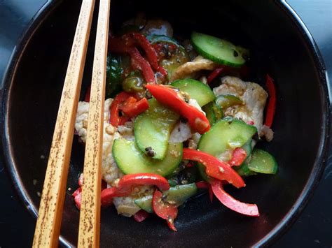 Un peu gay dans les coings Wok de porc concombre et poivrons aux haricots noirs fermentés