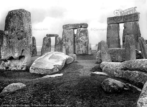 Photo of Stonehenge, Detached Trilithons 1928