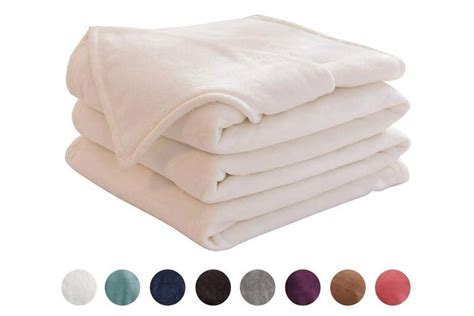 15 Best Fleece Blankets to Stay Cozy and Warm in Winter 2022