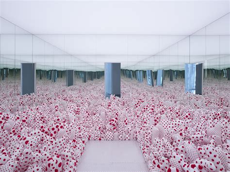 Yayoi Kusama Et Ses Uvres Les Plus Spectaculaires Vogue Paris