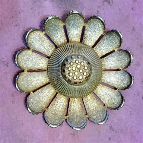 Vintage Sarah Coventry Gold Tone Sunflower Sold Sepa Gem