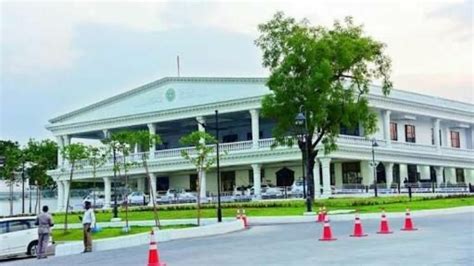 Telangana: Congress to convert palatial CM residence into hospital if ...